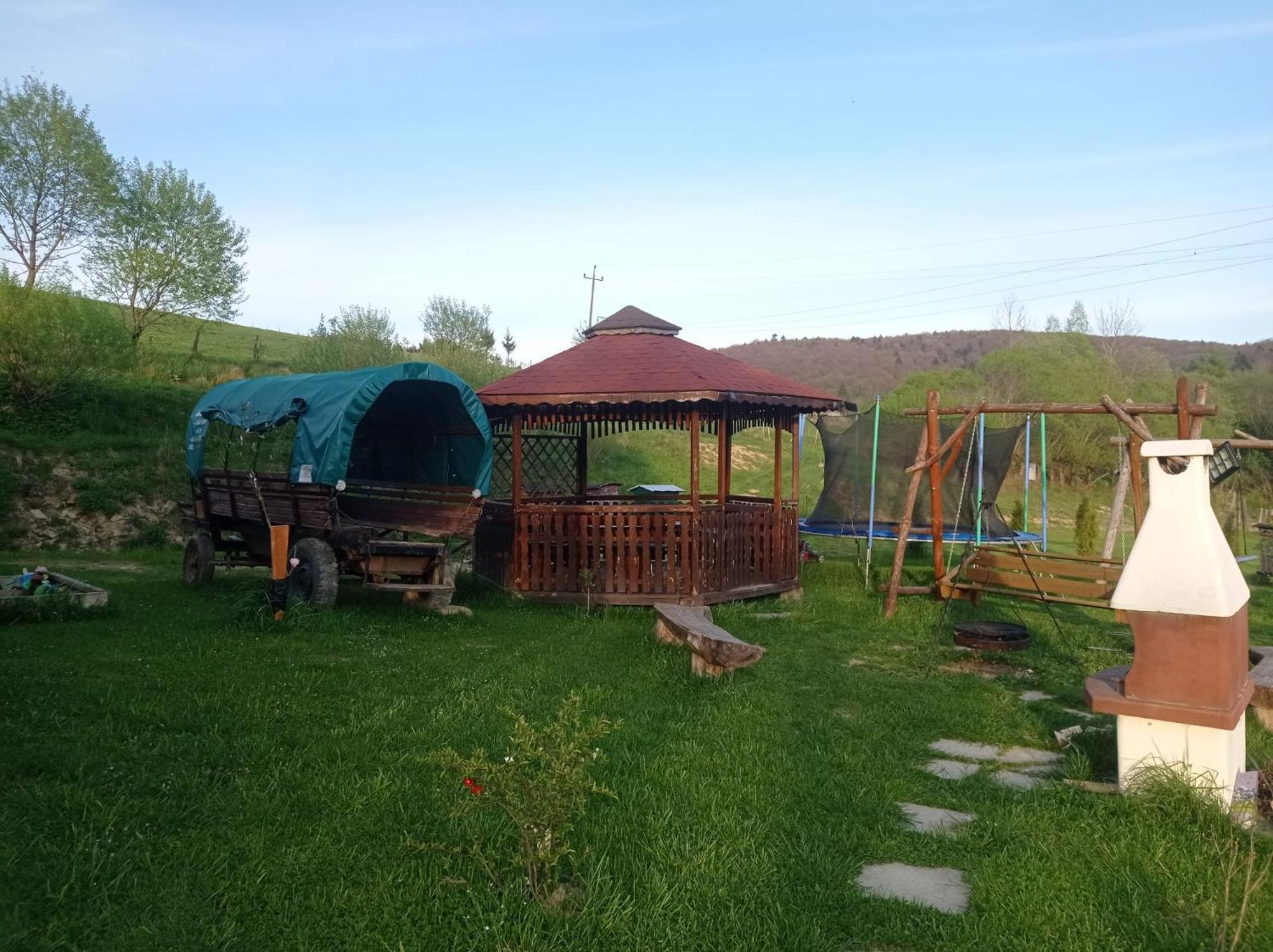 Domki W Bieszczadzkiej Dolinie Ustrzyki Dolne Exterior foto